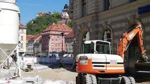 Baustelle mit Schlossbergblick: die Fußgängerzone in der Schmidgasse soll heuer noch fertig werden.
