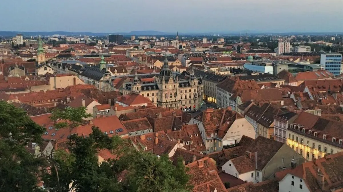 Abendstimmung in der Altstadt: Wie verbringen Sie das Wochenende? 