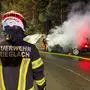 Beim Eintreffen der Feuerwehr brannte das Fahrzeug bereits „lichterloh“