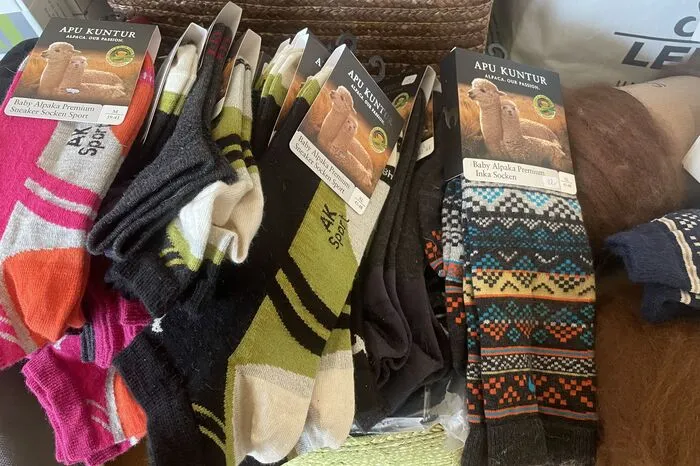 Von Socken bis Mützen ist hier alles dabei.