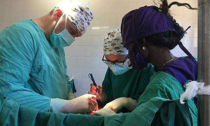 Chirurg Jurij Gorjanc und sein Team operierten in einer Woche 71 Patienten