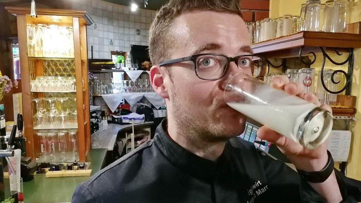 Marco Leypold möchte die Milch, die er für seinen Betrieb braucht, nur mehr in Mehrwegverpackungen angeliefert bekommen