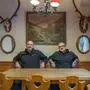 Markus Gallé und Tobias Graf im legendären Gasthaus in der Heinrichstraße