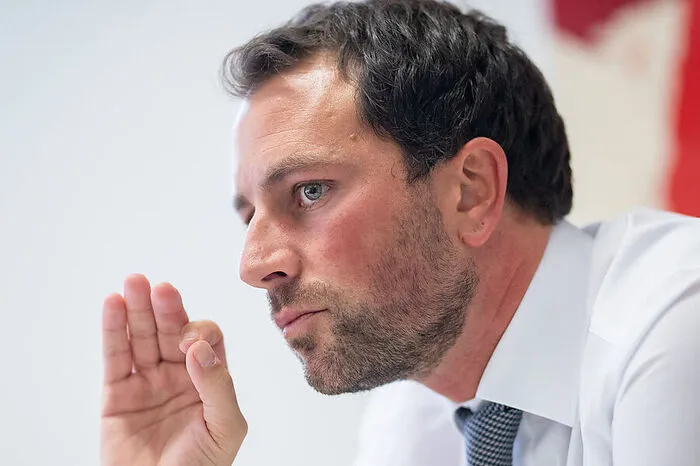 "Fettnäpfchen sind etwas für Dummköpfe." - Auch Tirols SPÖ-Chef Georg Dornauer zählt sich zu den schärfsten Messern in der Lade ...
