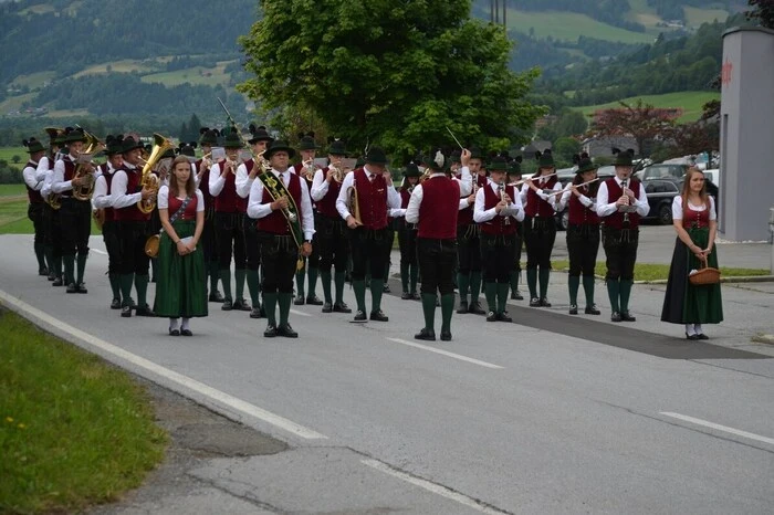 Diese wurde vom Musikverein St. Peter und dem Gesangverein St. Peter festlich mitgestaltet.