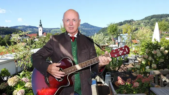 Werner Gradischnig ist Obmann und Chorleiter der Sängerrunde Kelag