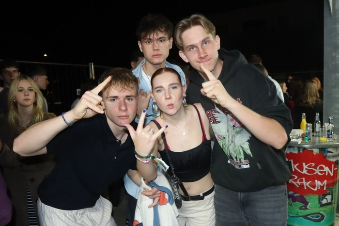 Klicken Sie sich durch die Bilder der 20. Follow me - LJ-Disco in St. Michael.