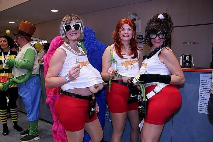 Die unzähligen Masken waren allesamt eine Augenweide – es war beinahe schon erstaunlich, wie fantasie- und humorvoll die Kostümierten gekleidet waren.