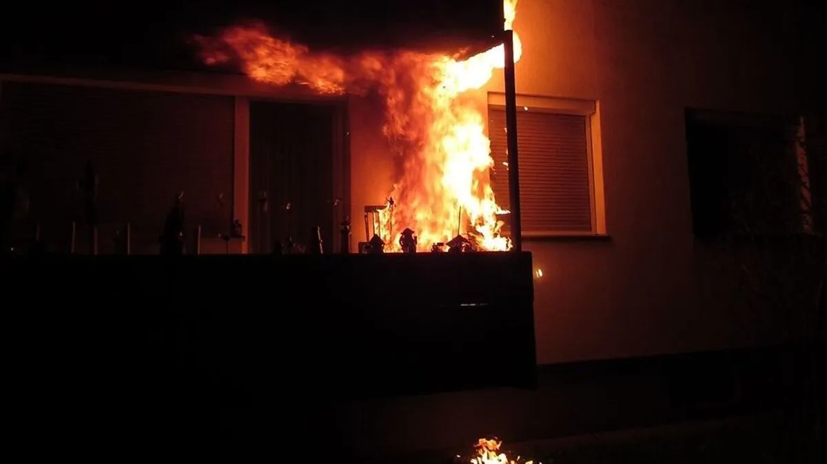 Der Balkon stand in Vollbrand