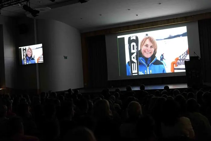 Per Videobotschaften informierten Prominente wie Skirennfahrer Sabine Egger und Rainer Schönfelder sowie Meilenstein Frontmann Helmut „Heli-Brunner“ über Freizeitalternativen.