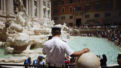 Publikumsmagnet: Der Trevi-Brunnen im Herzen der italienischen Hauptstadt