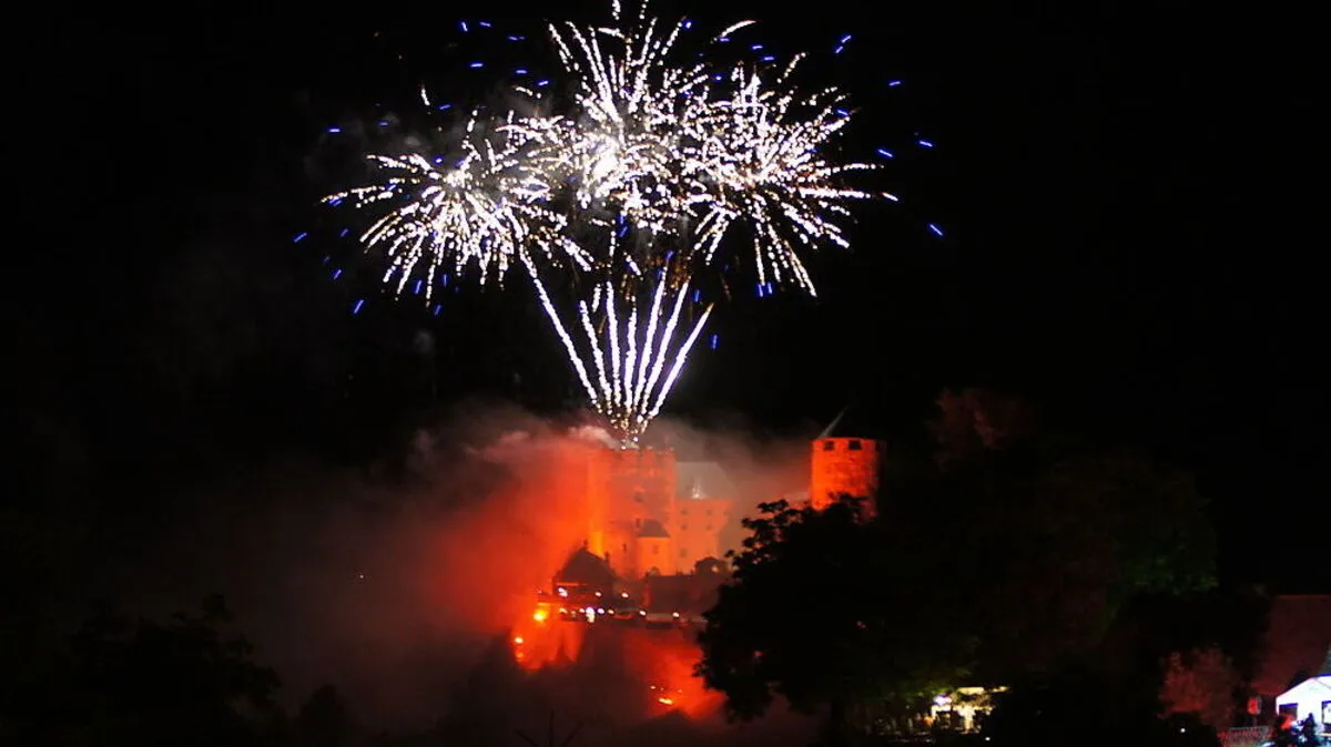 Der Schilcherberg in Flammen