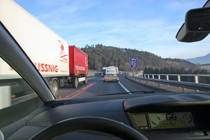Der Baustellenbereich zieht sich bis nach der Abfahrt St. Andrä.