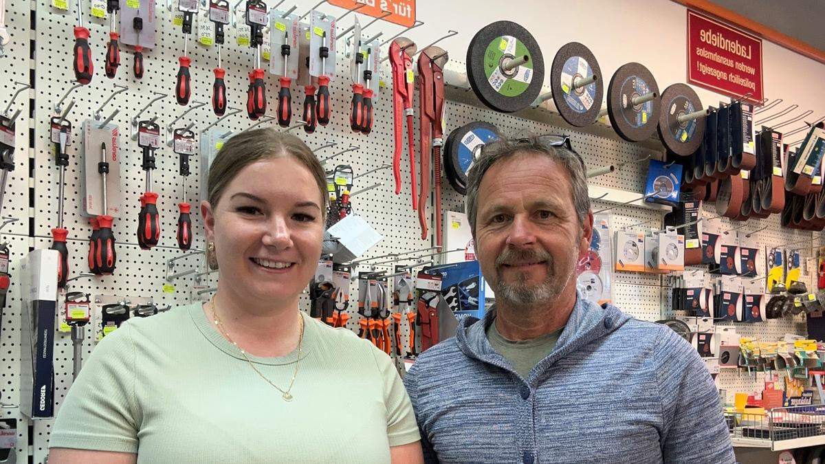 Heimo Manninger und Jennifer Haas vom Baumarkt „Hans Rosenberger“ in St. Ruprecht 