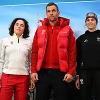 Julia Scheib, Benjamin Karl und Lisa Eder in der neuen Kleidung
