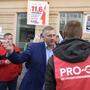Der Chefverhandler aufseiten der Gewerkschaften Reinhold Binder (PRO-GE) ruft zu den Warnstreiks auf, diese sollen in über 400 Betrieben österreichweit bis Mittwoch stattfinden