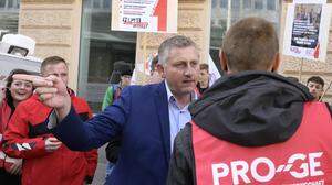 Der Chefverhandler aufseiten der Gewerkschaften Reinhold Binder (PRO-GE) ruft zu den Warnstreiks auf, diese sollen in über 400 Betrieben österreichweit bis Mittwoch stattfinden