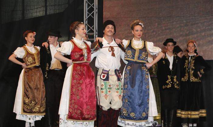 Tanzgruppe aus Serbien