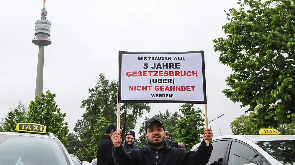 Jüngste Demo von Wiener Taxifahrern gegen Uber Mitte Mai