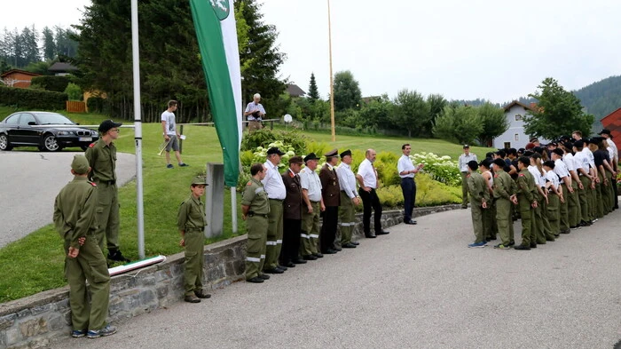 Von Donnerstag bis Sonntag dieser Woche verbringen 37 Jugendliche des Feuerwehrabschnitts Oberes Stainztal (Steiermark) ihre Ferien in einem Zeltlager in Knappenberg hoch über dem Görtschitztal.