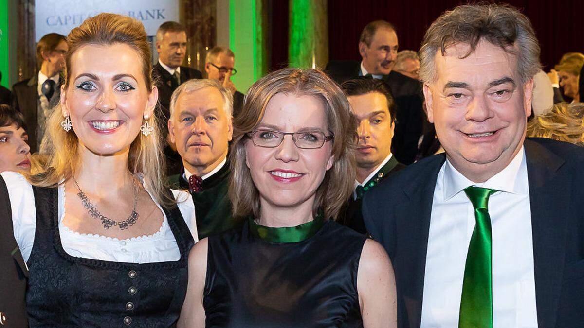 Christine Aschbacher, Leonore Gewessler und Vizekanzler Werner Kogler