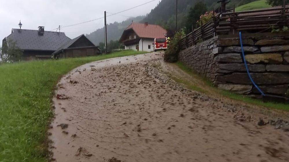 Viele Häuser im Ortsteil Hinterkoflach standen durch das Übertreten von Bächen unter Wasser