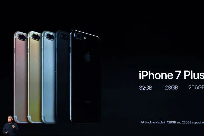 Das iPhone 7 Plus ist nicht nur größer als das iPhone 7. Es hat auch zwei Kameras. Es kostet 769 US-Dollar.