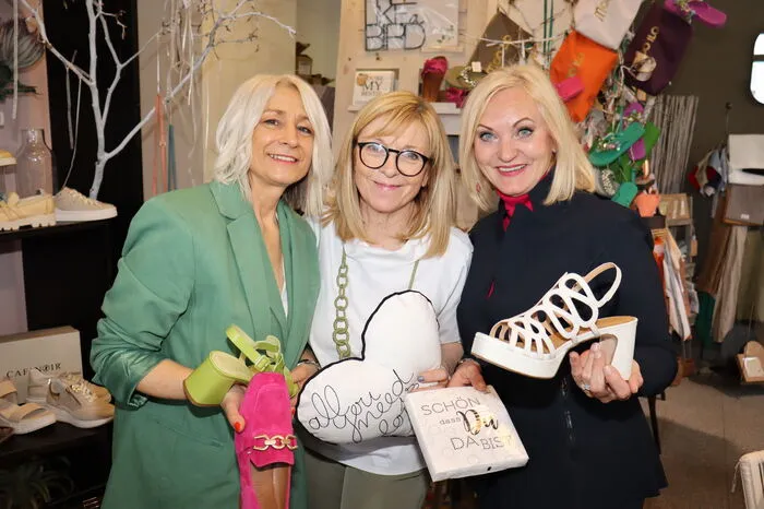 Gabriele Fetka (Scarparia), Emanuela Vadlau (Lieb van Boch) und Riki Vogl (Vorsitzende von Frau in der Wirtschaft)