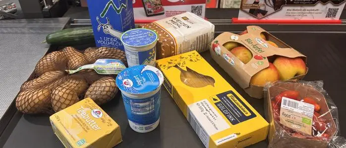 Der Einkauf dieser Produkte in einem Klagenfurter Supermarkt kostete am Mittwoch um  1,21 Euro weniger als am Dienstag