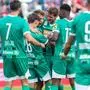 KRAKOW,POLAND,25.JUL.24 - SOCCER - UEFA Europa League, qualification, Wisla Krakow vs SK Rapid Wien. Image shows the rejoicing of Rapid with Matthias Seidl and Maximilian Hofmann (Rapid).
Photo: GEPA pictures/ Philipp Brem