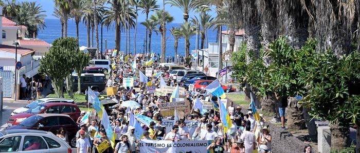 Am Sonntag zogen die Demonstranten auf den Straßen Teneriffas entlang