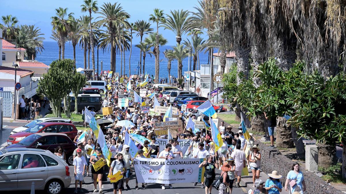 Am Sonntag zogen die Demonstranten auf den Straßen Teneriffas entlang