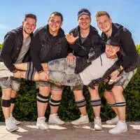 „Die Südsteirer“ feiern ihren neuen Hit und dass Bandmitglied Thomas Schoenekl (l.) Papa geworden ist