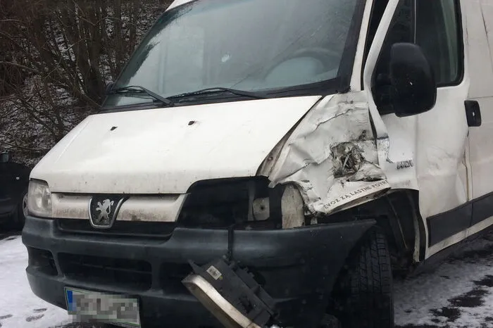 Nach Unfall auf der A2: Geisterfahrer auf der Flucht Am Donnerstag kam es auf der A2 kurz vor der Abfahrt Pinggau zu einem Verkehrsunfall - verursacht durch einen Geisterfahrer. Die Polizei fahndet nach einem BMW.