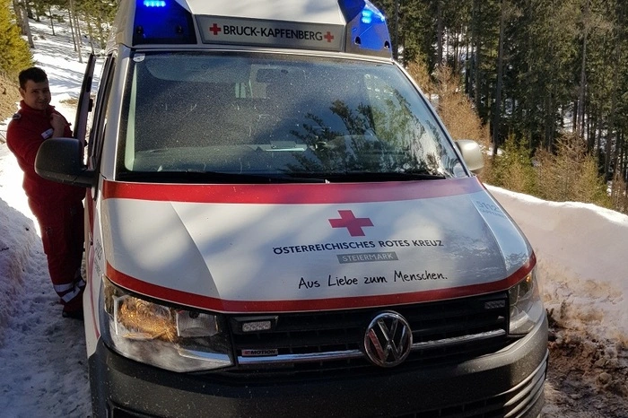 Die Rettungskräfte mussten zu Fuß zum Verletzten absteigen.