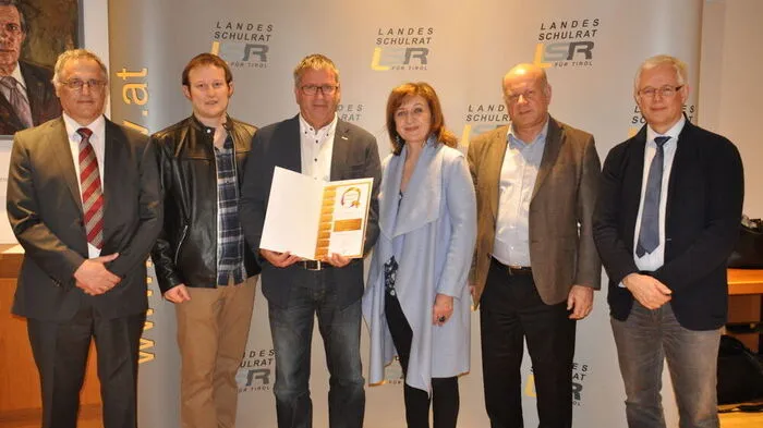 Fachinspektor für Bewegung und Sport Wolfgang Oebelsberger, Johannes Salcher und Dir. Reinhard Mair (beide von der NMS), Landesrätin Beate Palfrader, Landesschulratsdirektor  Reinhold Raffler und Landesschulinspektor Werner Mayr