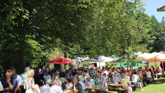 Bereits zum 33. Mal organisierten die Mitglieder der ÖVP Ligist den beliebten Frühschoppen beim ehemaligen Gasthaus Moserweber.