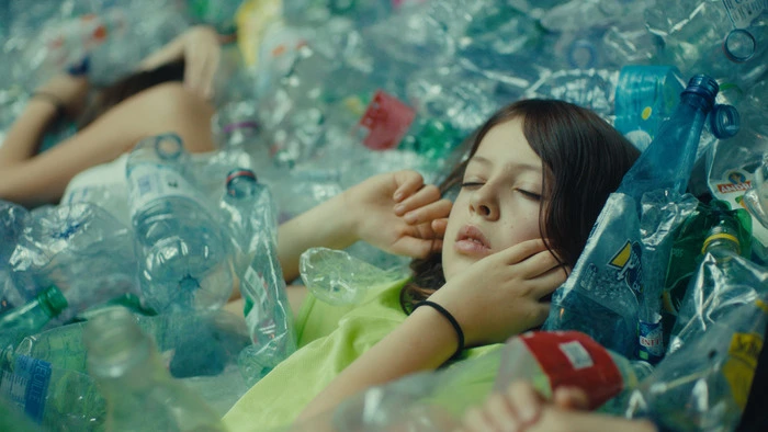 QUI SOM? Ein Werk der Gruppe Baro d’evel | Wer sind wir? Dieser Frage gehen die Akrobatinnen und Akrobaten in der Oper Graz auf den Grund