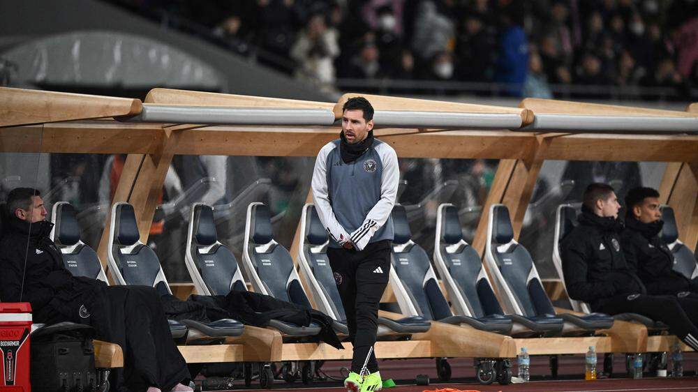 In Hongkong zog Messi seinen Trainingsanzug nicht aus