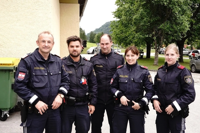 Die Exekutive ist mit Kommandanten Gert Grabmeier und seinem Team vertreten 