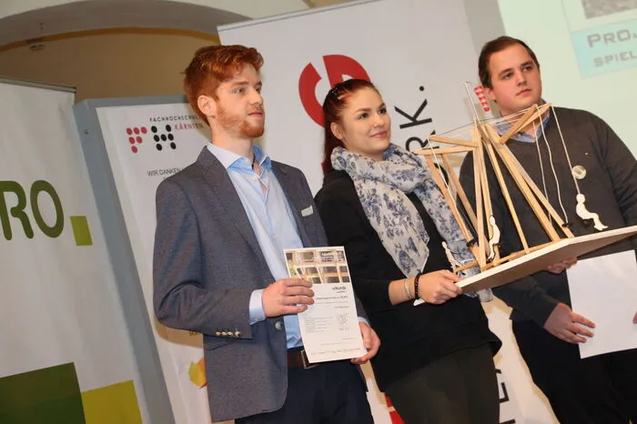 Den Anerkennungspreis der Jury holten sich Timm-Niklas Bauer, Leonie Rauscher und Martin Steiner von der HTL Mödling.