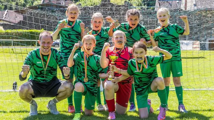 Beim Bezirksfinale des Raiffeisen Volksschul-Cup in Sachsenburg siegten die Mädchen der VS Reisseck