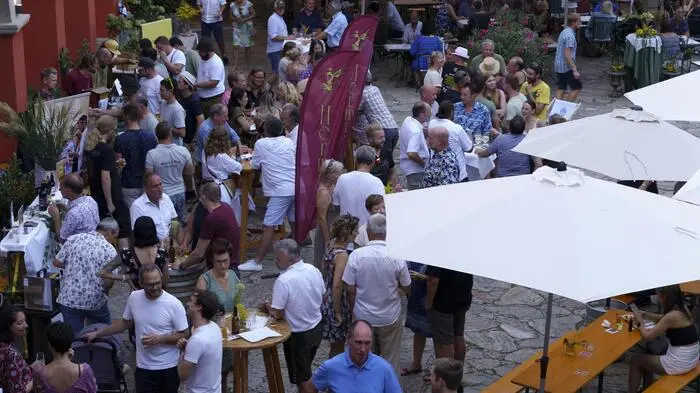 Die Vögel singen es von den Dächern: August ist Bierfestivalzeit auf Schloss Kornberg bei Riegersburg