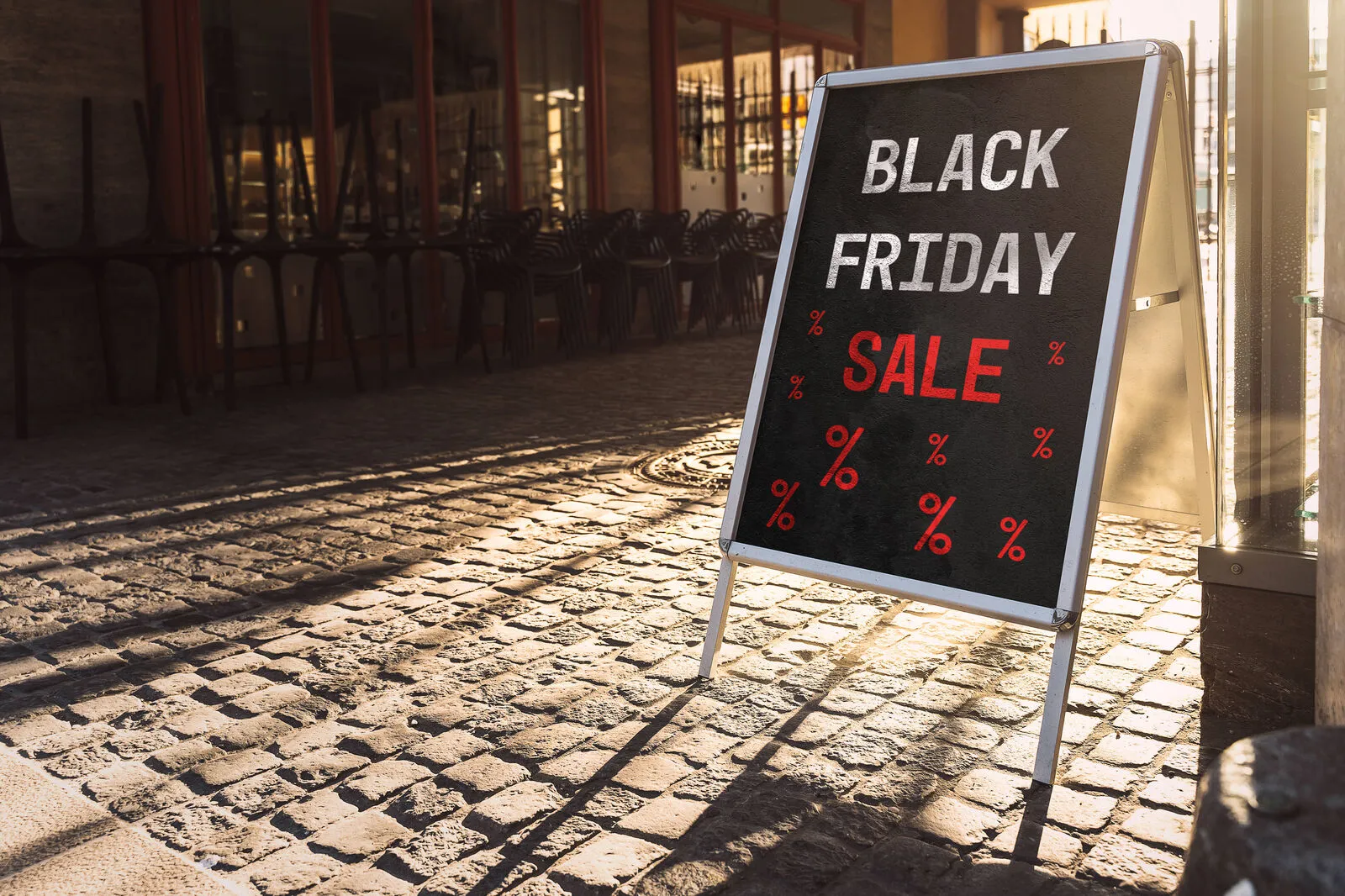 Am 25. November locken viele Geschäfte beim "Black Friday" mit günstigen Angeboten 