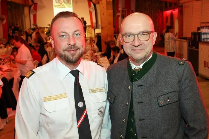 Auch Bruno Aschenbrenner unterstrich die Bedeutung der Organisation. Gerade auf regionaler Ebene sei es entscheidend, engagierte Persönlichkeiten wie Landesleiter und Ausbildungsreferent René Schmid vor Ort zu wissen.