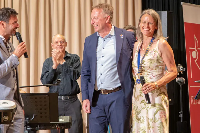 Neben der Vorstellung des neuen Jahresmottos "Gib der Welt Hoffnung", übergab Siegfried Willingshofer sein Amt als Präsident des Weizer Clubs an Andrea Knill.