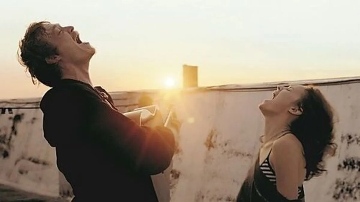 "To the Night" mit Caleb Landrx Jones, Eleonore Hendricks: Einblicke in eine verheerte Persönlichkeit 