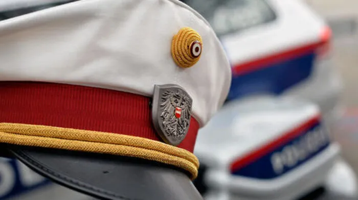 Die Polizei fahndet nach dem Betrüger