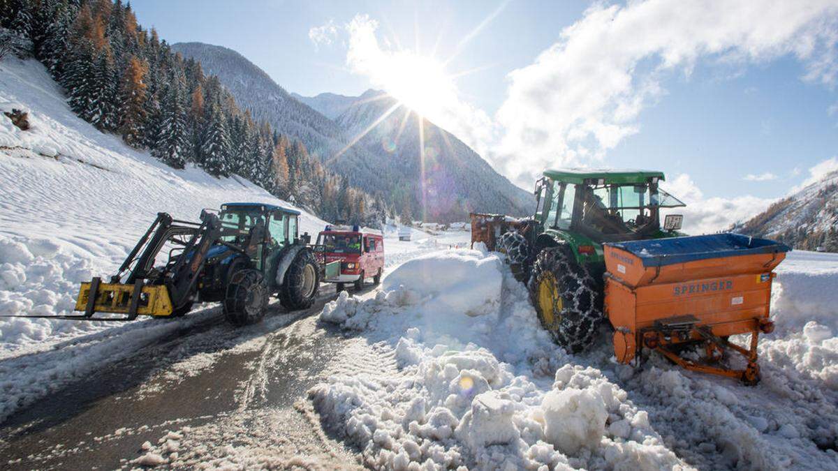 Die extremen Neuschneemengen hielten tagelang Einsatzkräfte in ganz Osttirol auf Trab