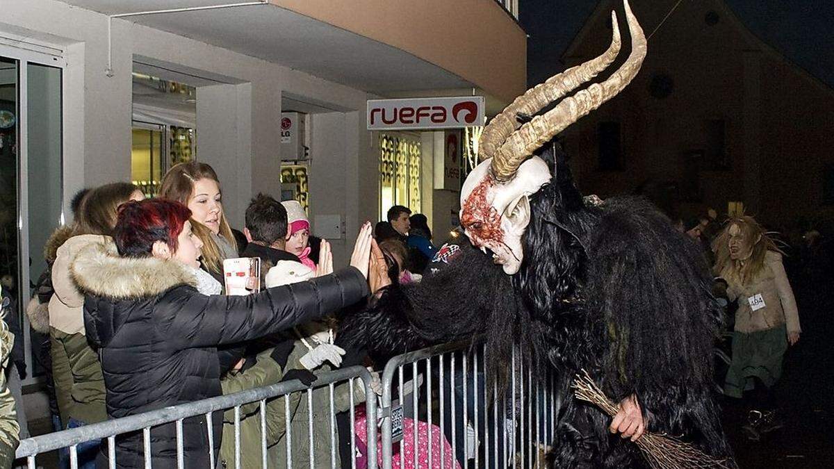 Großteils ging es beim Perchtenlauf in Knittelfeld friedlich zu